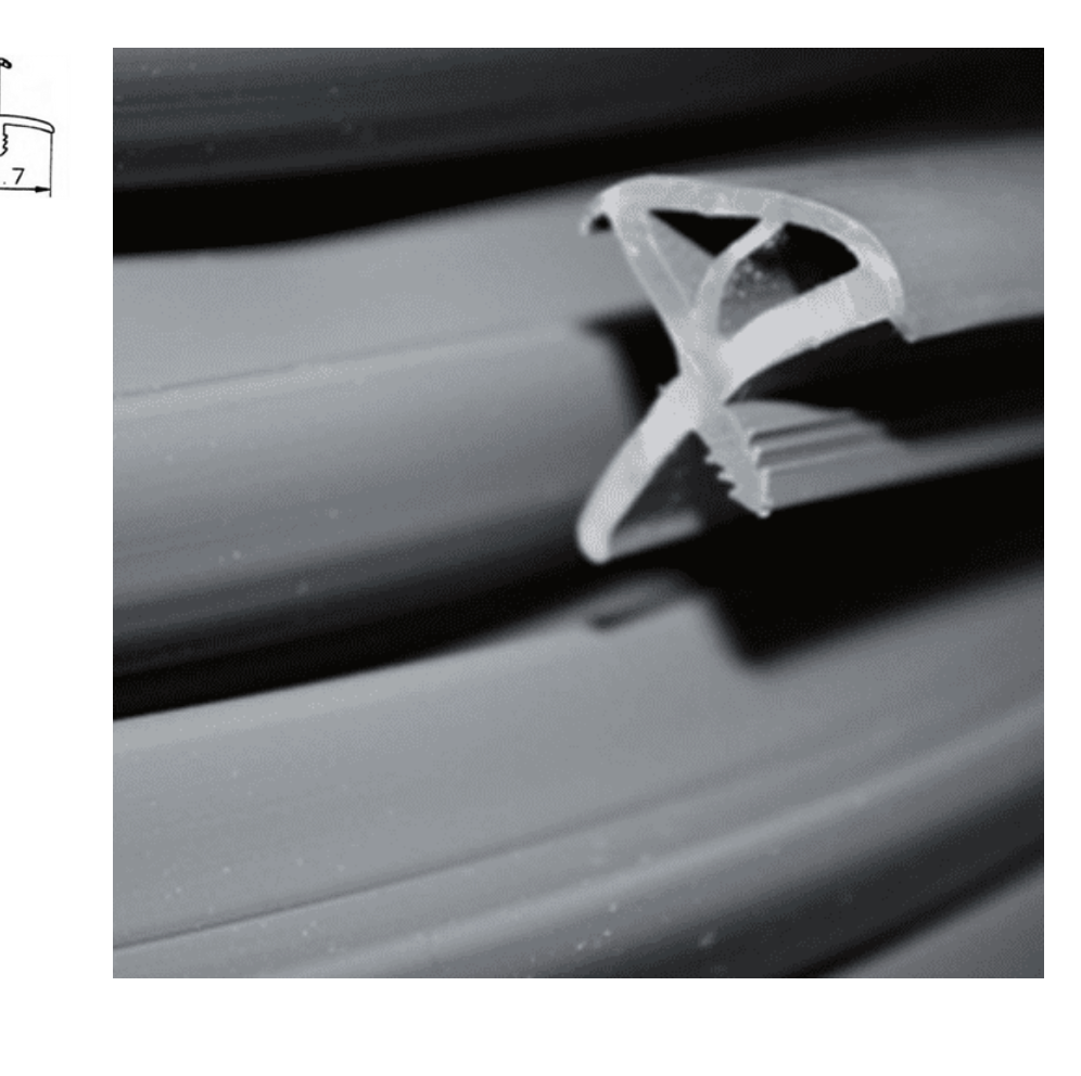 LOCKER DOOR TRIM E549 BLACK (702) 40M BOX